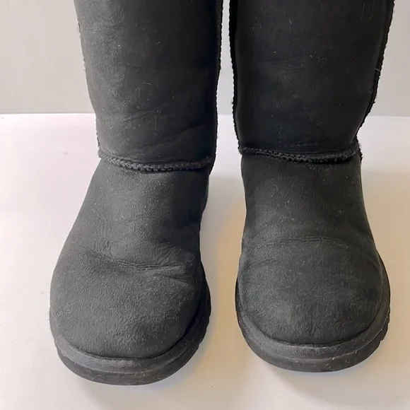UGG Australia Classic Tall Boots, Black, size 6 - Picture 3 of 11